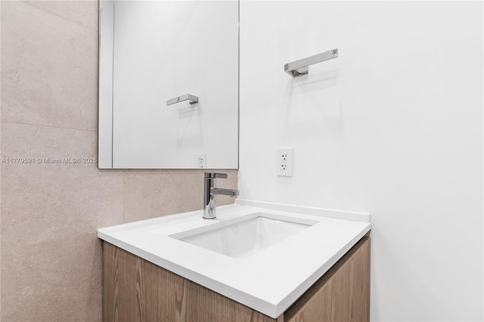 3045 Elizabeth St # 3045