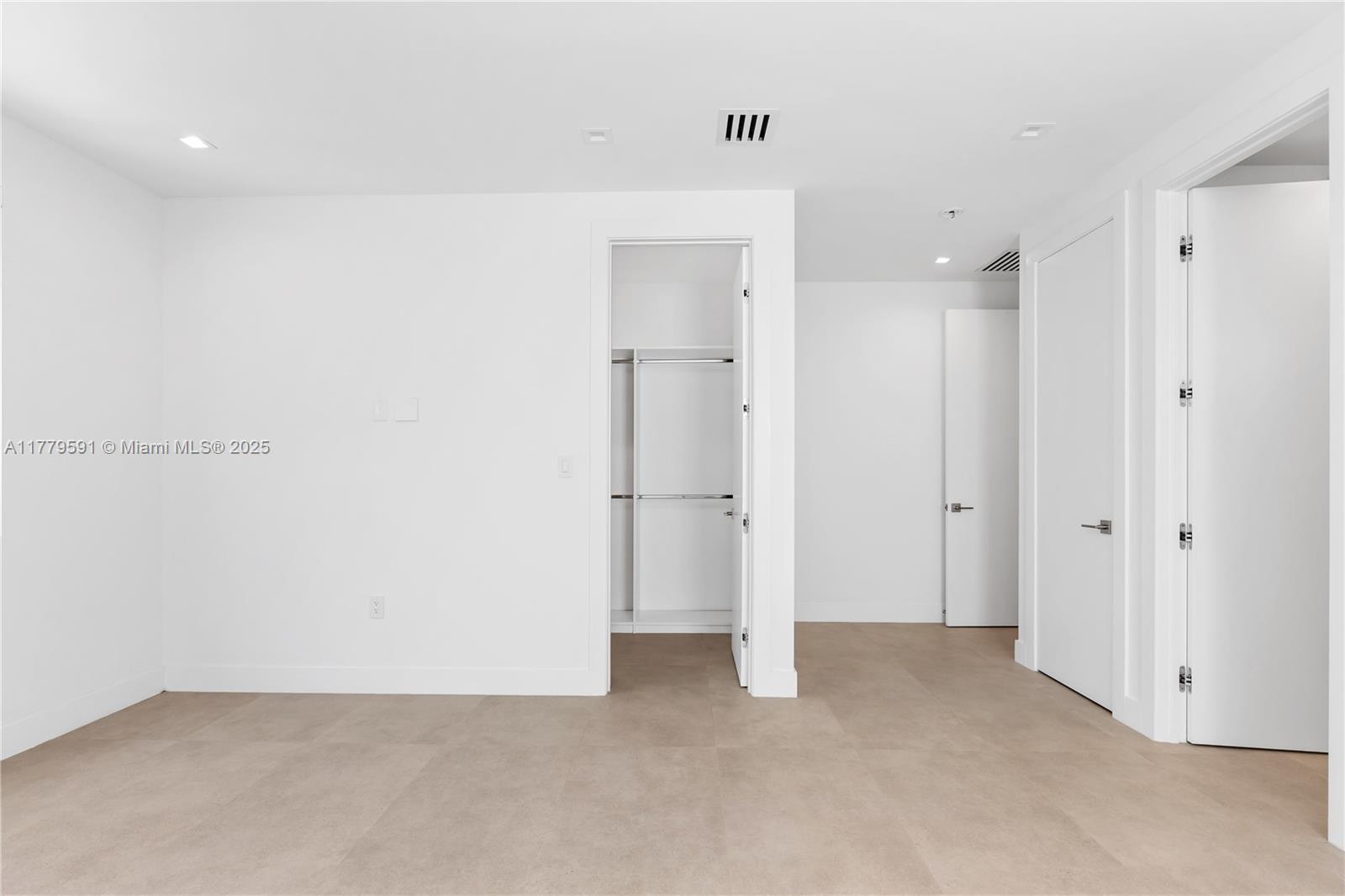 3045 Elizabeth St # 3045