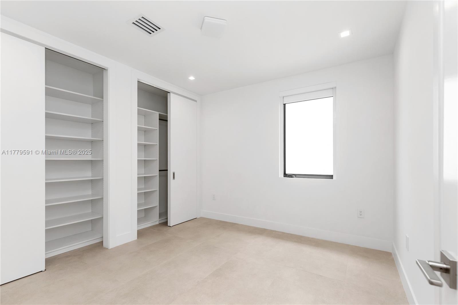 3045 Elizabeth St # 3045