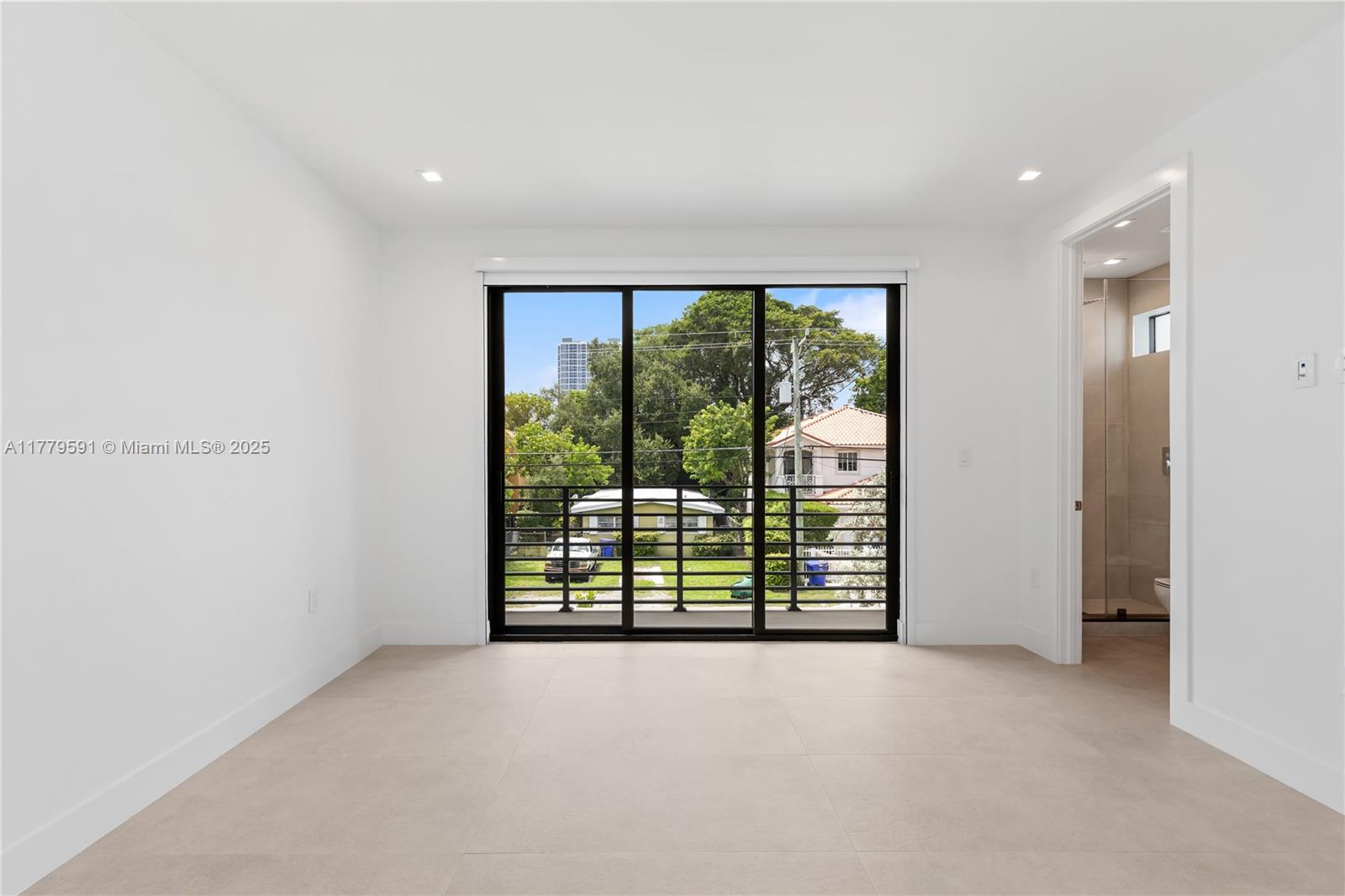 3045 Elizabeth St # 3045