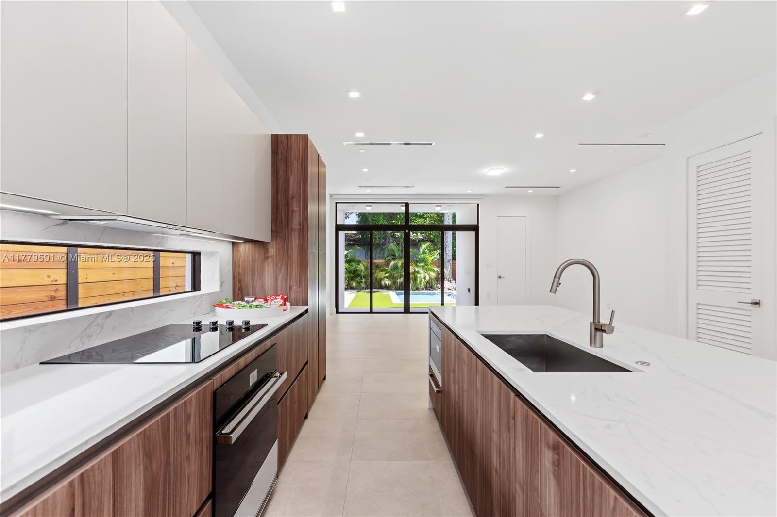3045 Elizabeth St # 3045