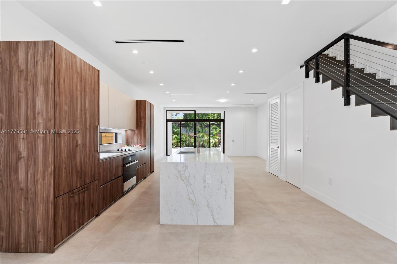 3045 Elizabeth St # 3045