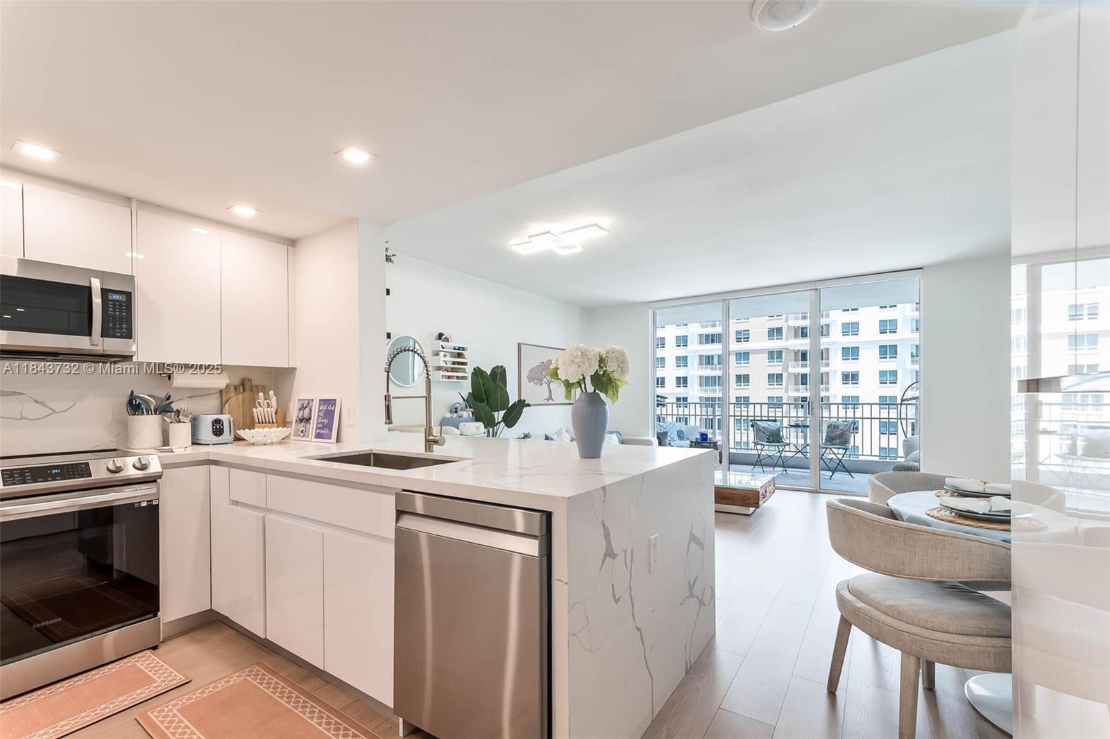 701 Brickell Key Blvd # 808