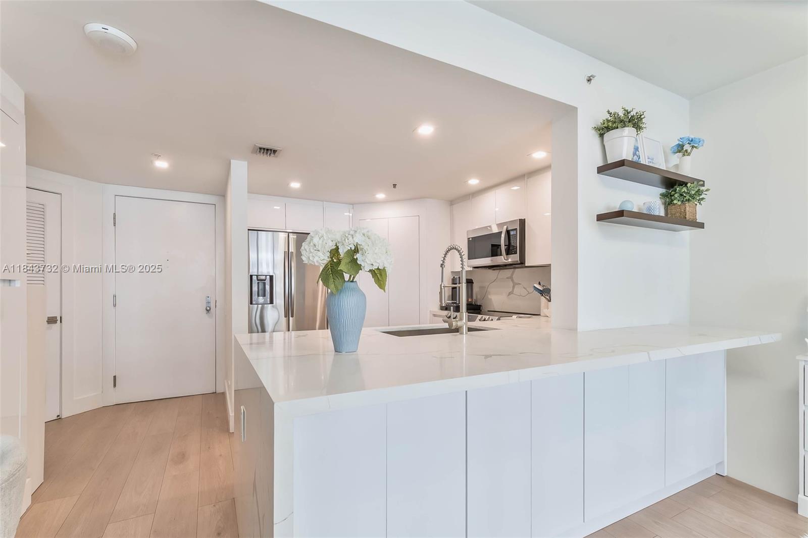 701 Brickell Key Blvd # 808