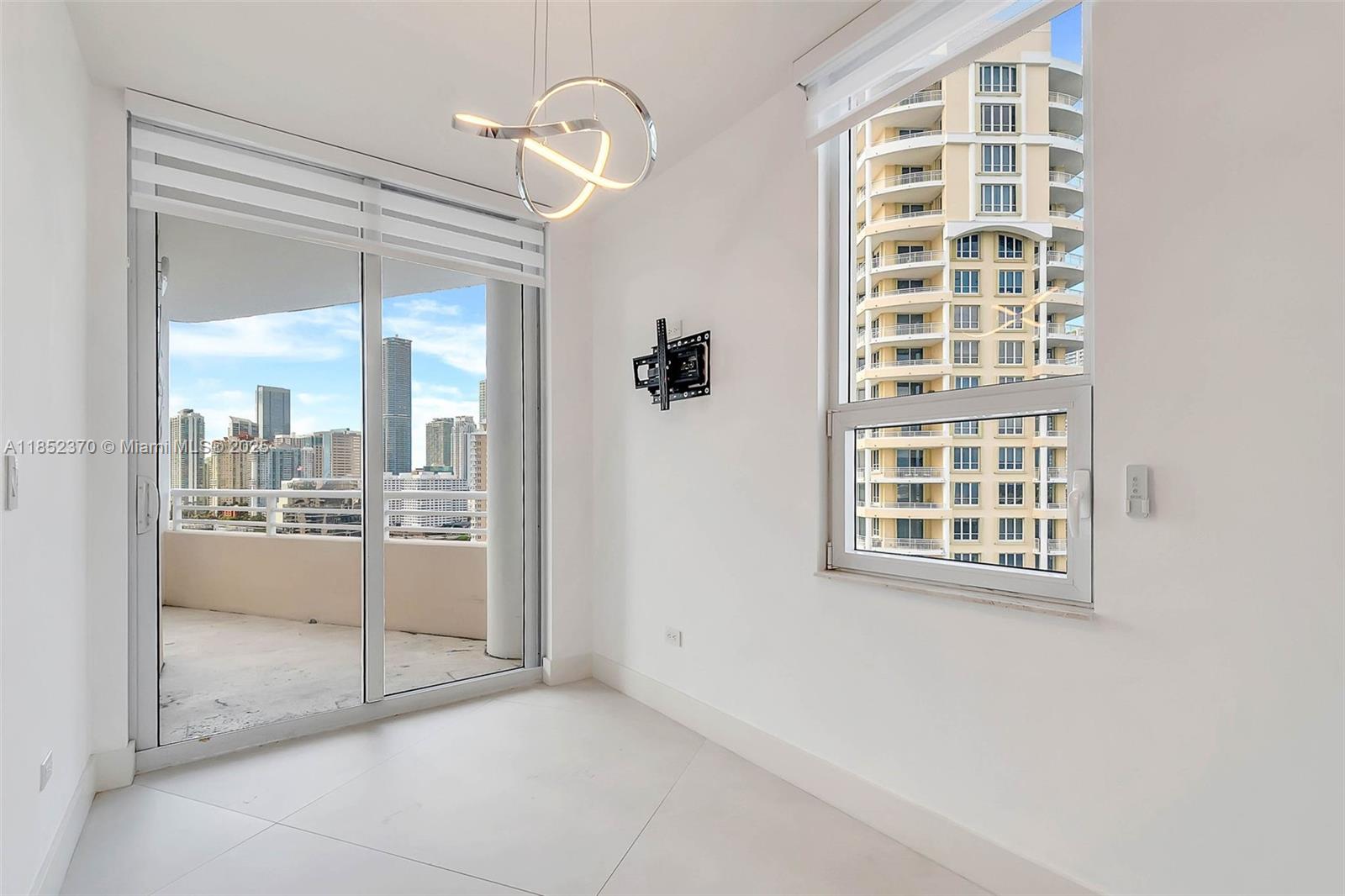 848 Brickell Key Dr # 1906
