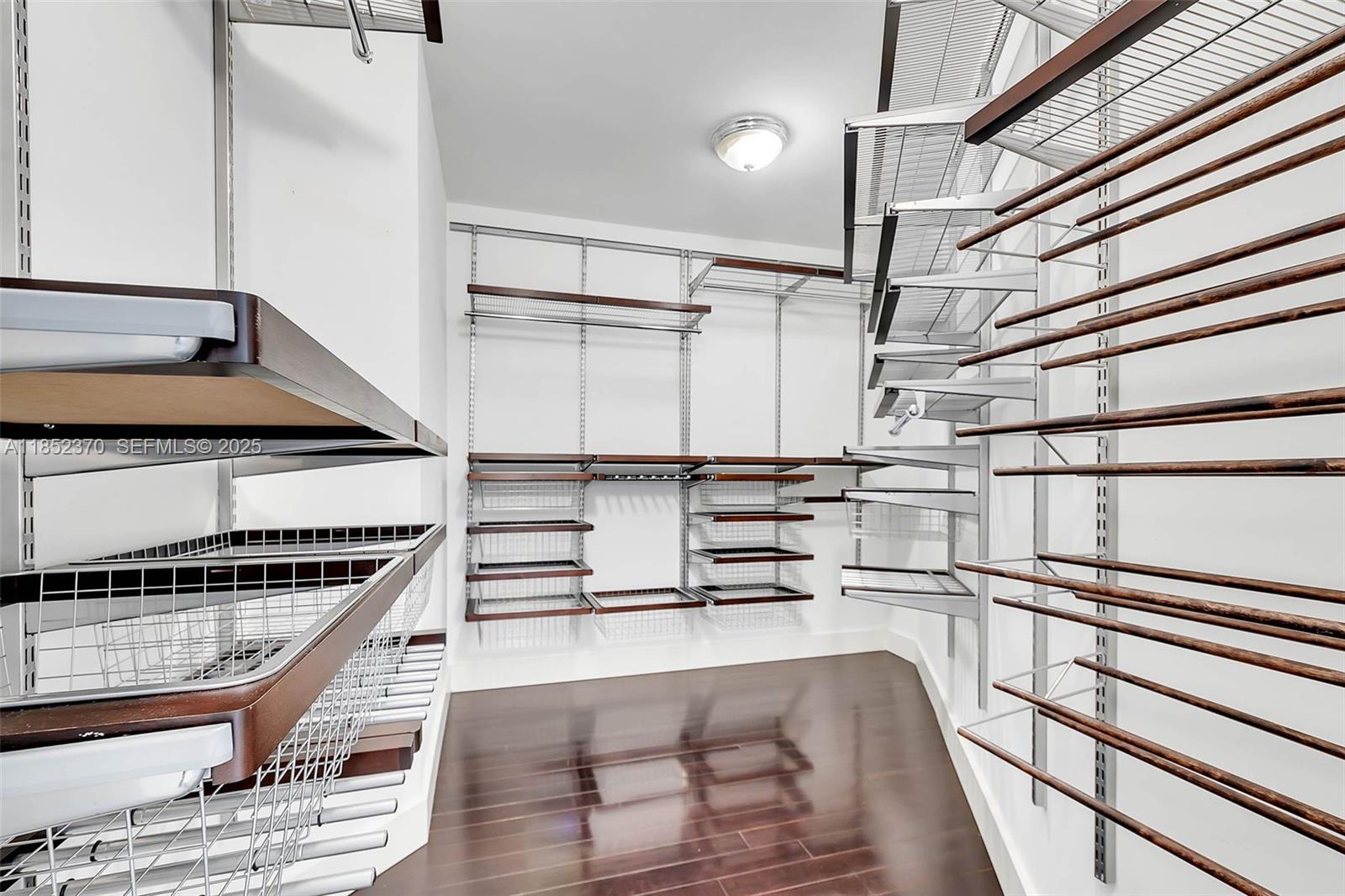 848 Brickell Key Dr # 1906