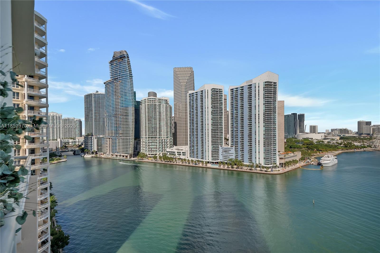 848 Brickell Key Dr # 1906