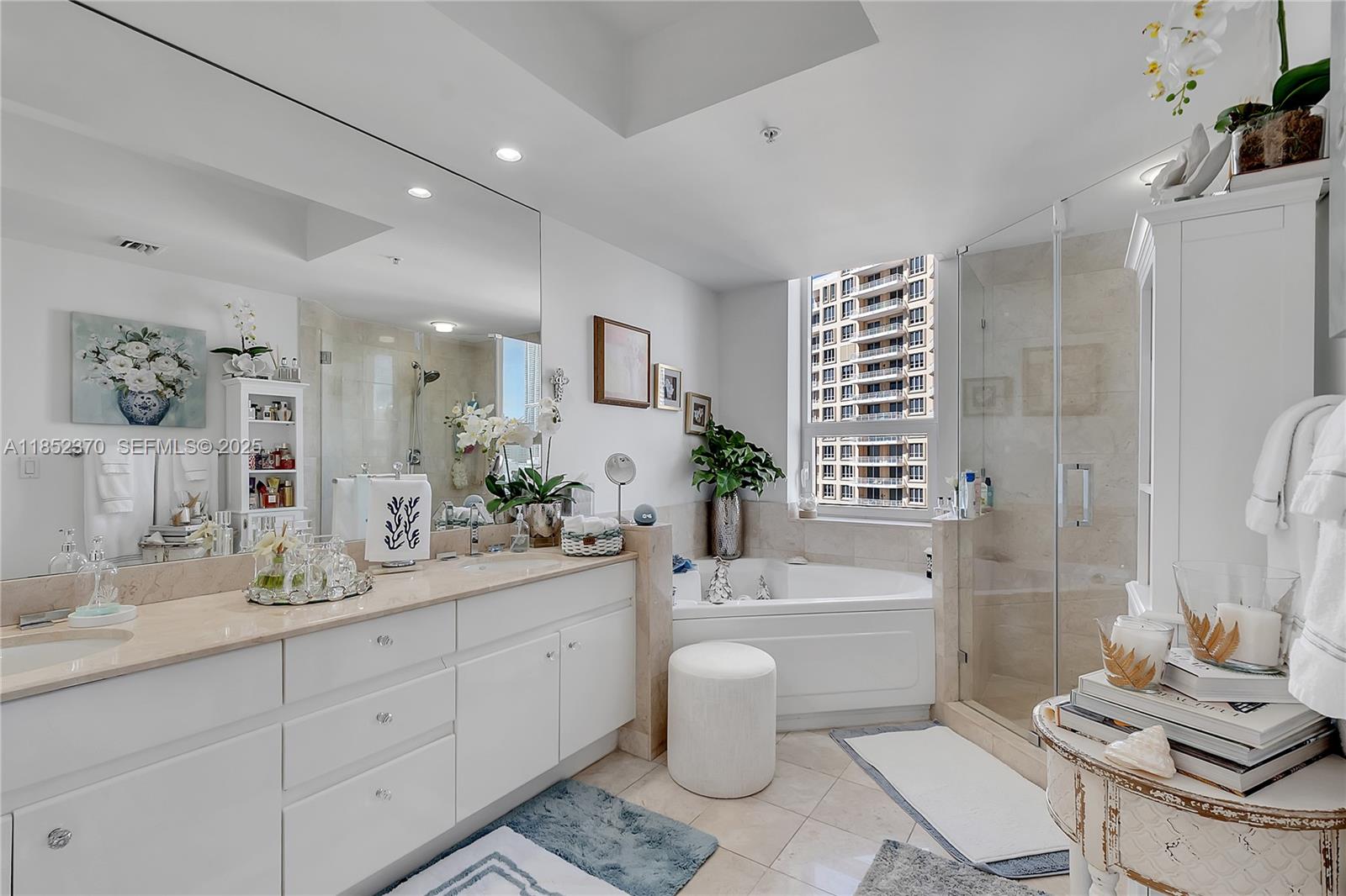 848 Brickell Key Dr # 1906