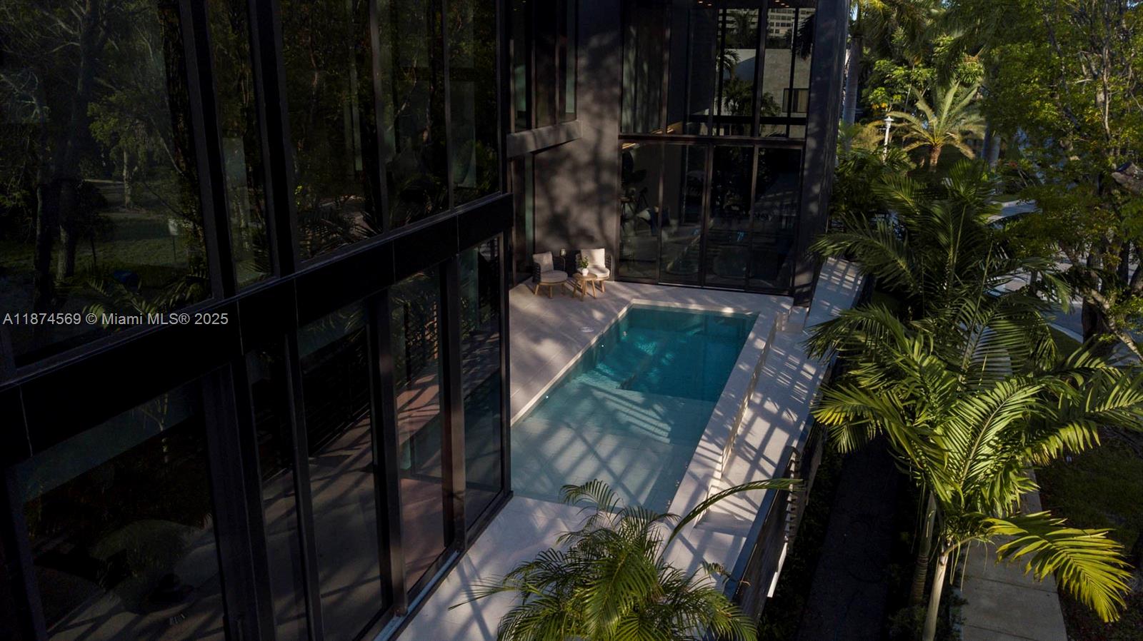 3571 Fair Isle St, Miami