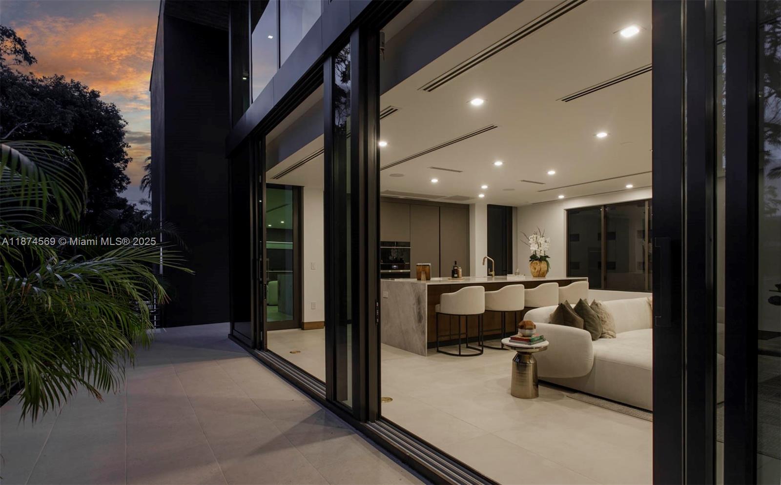 3571 Fair Isle St, Miami