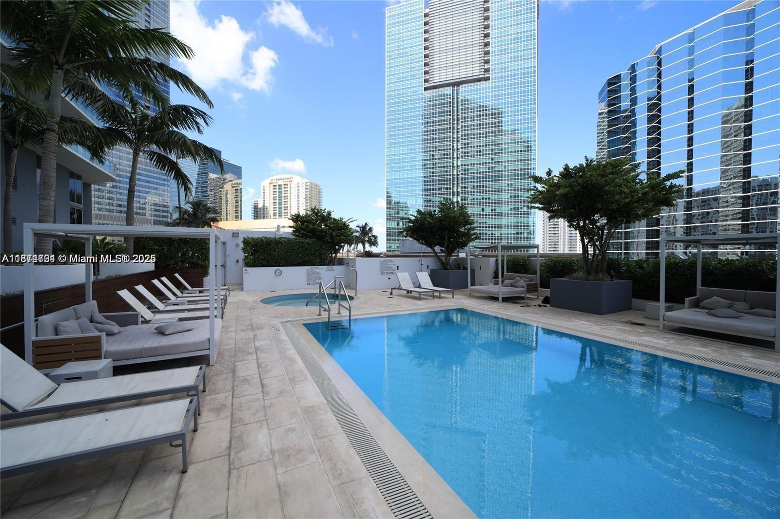 1300 Brickell Bay Dr # 1006