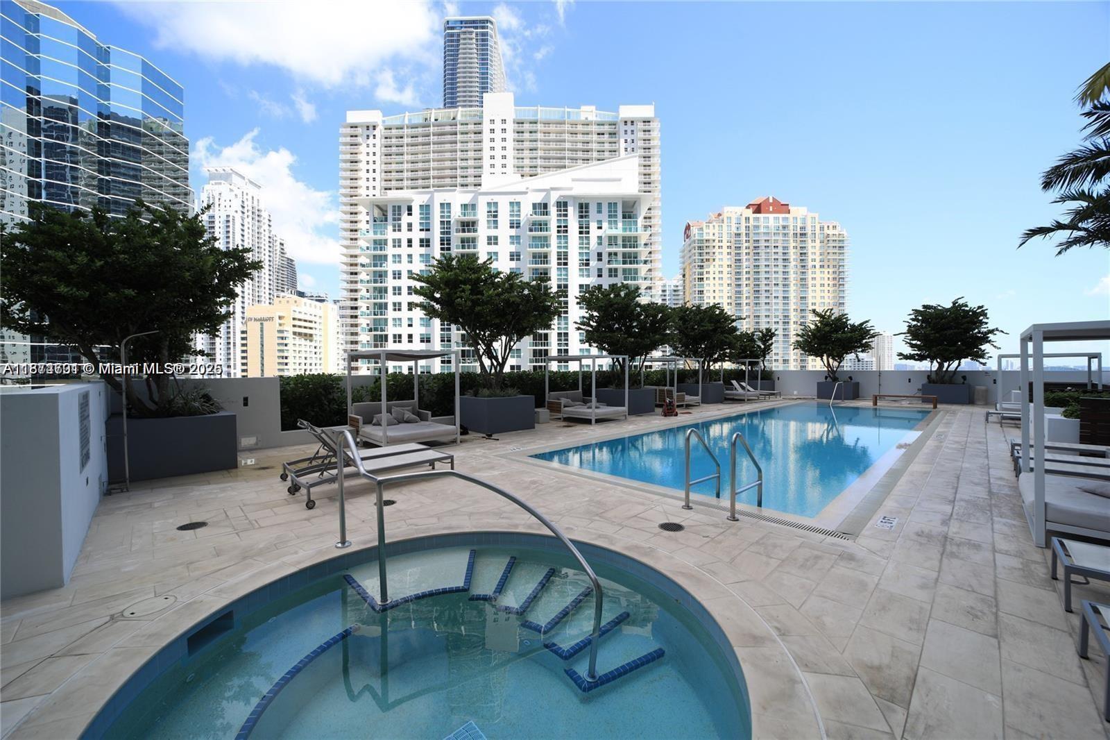 1300 Brickell Bay Dr # 1006