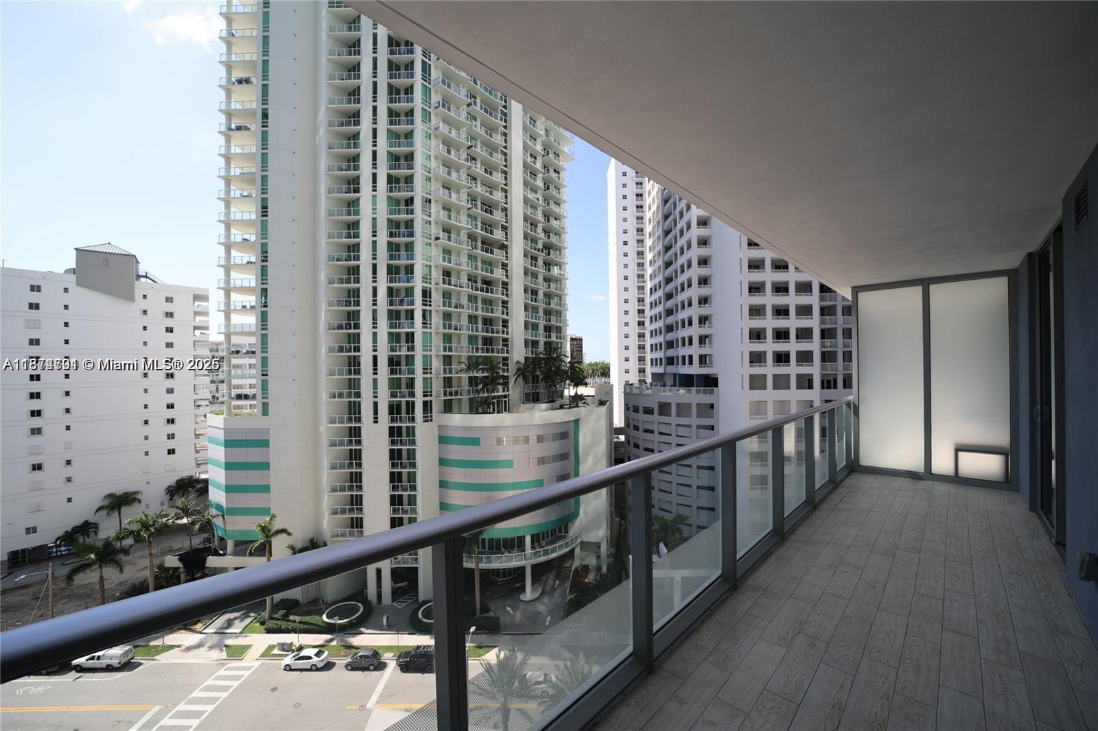 1300 Brickell Bay Dr # 1006