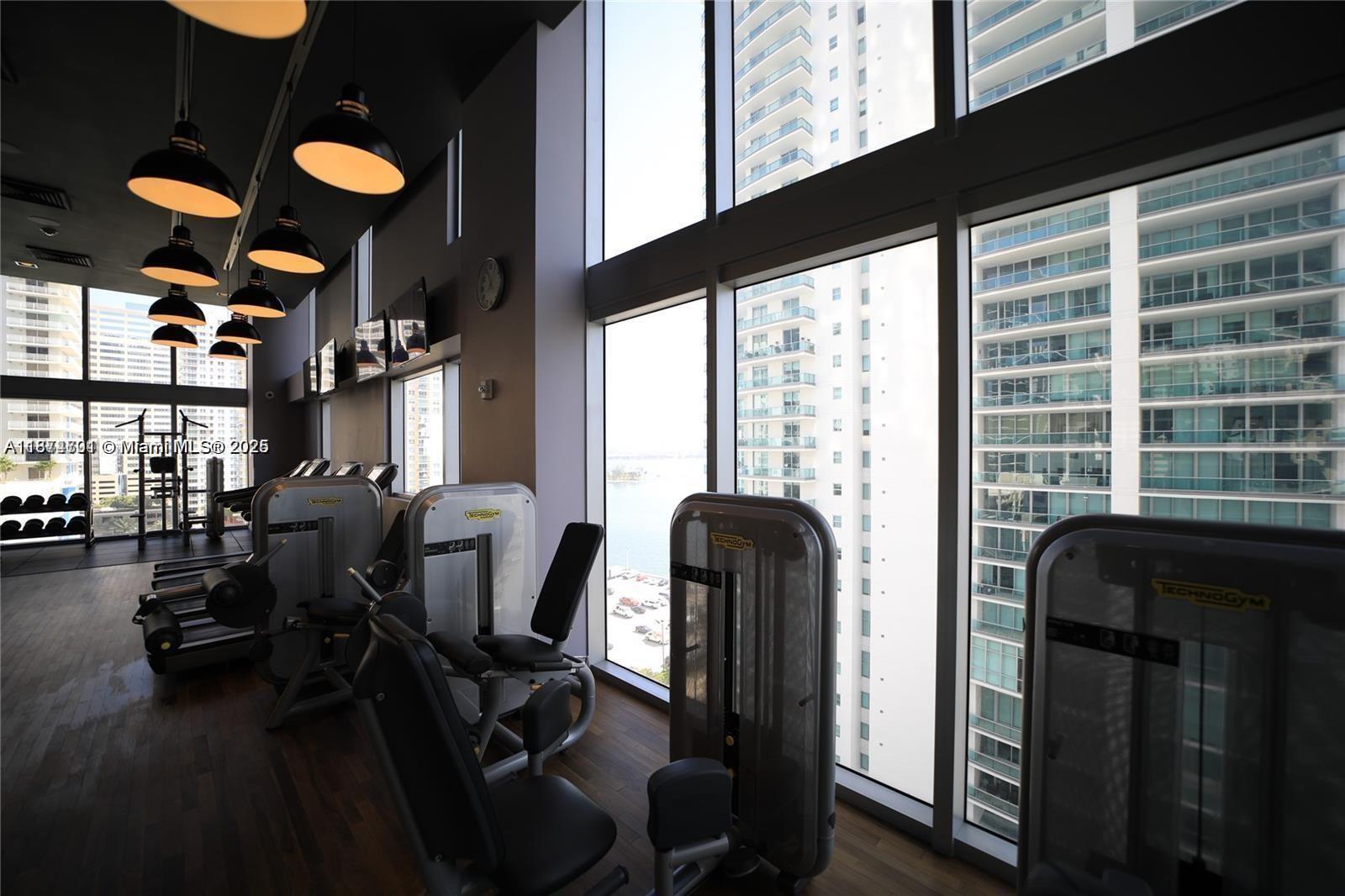 1300 Brickell Bay Dr # 1006