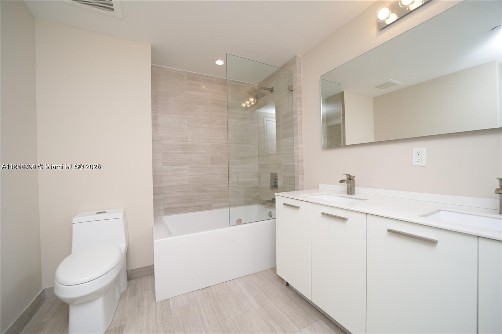 1300 Brickell Bay Dr # 1006