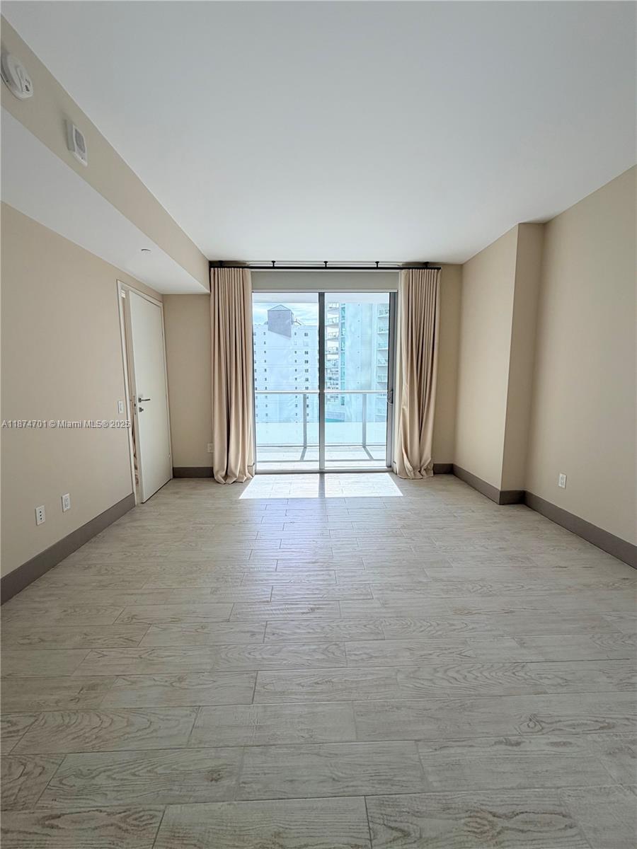 1300 Brickell Bay Dr # 1006