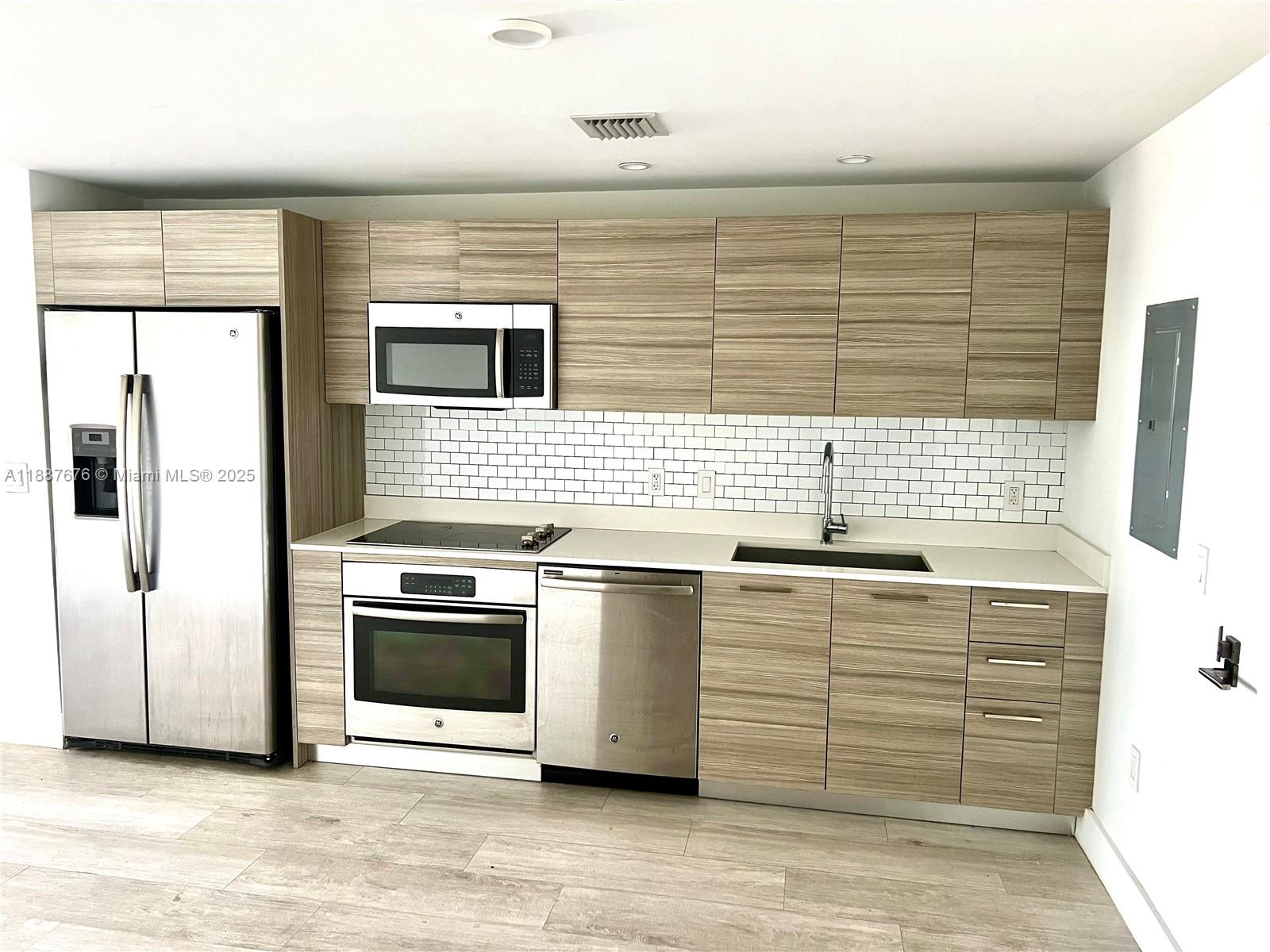 121 NE 34th St # 1114