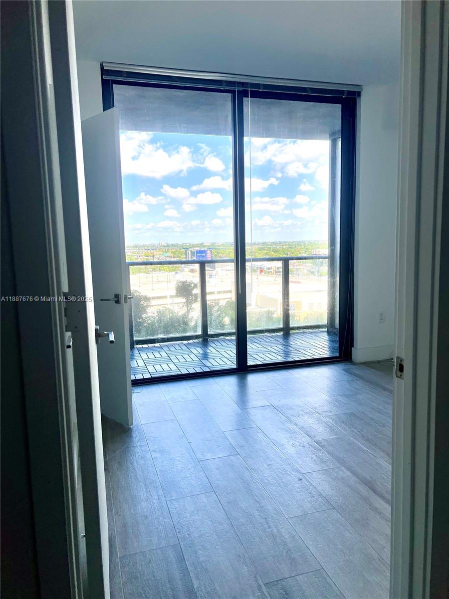 121 NE 34th St # 1114