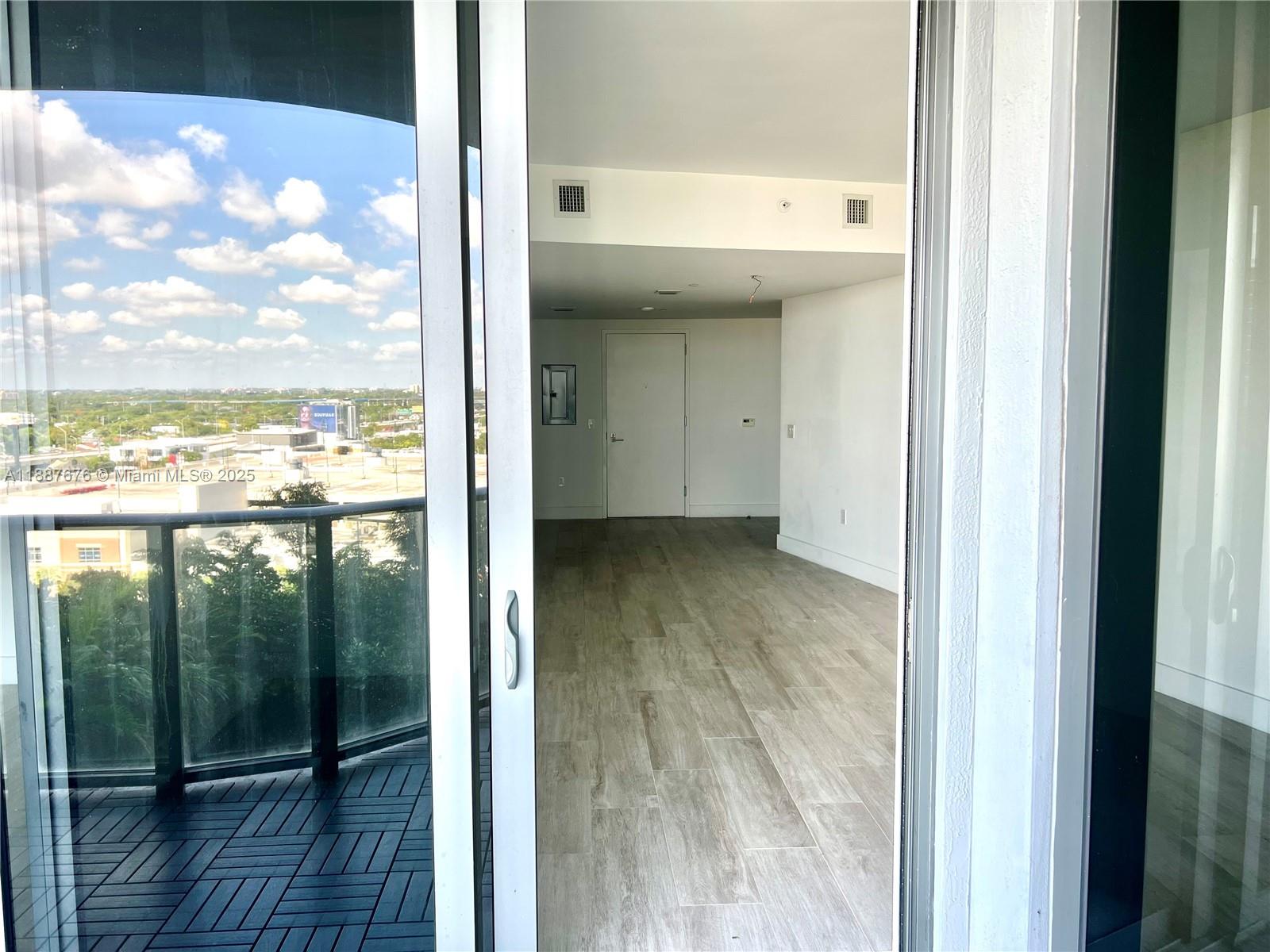 121 NE 34th St # 1114