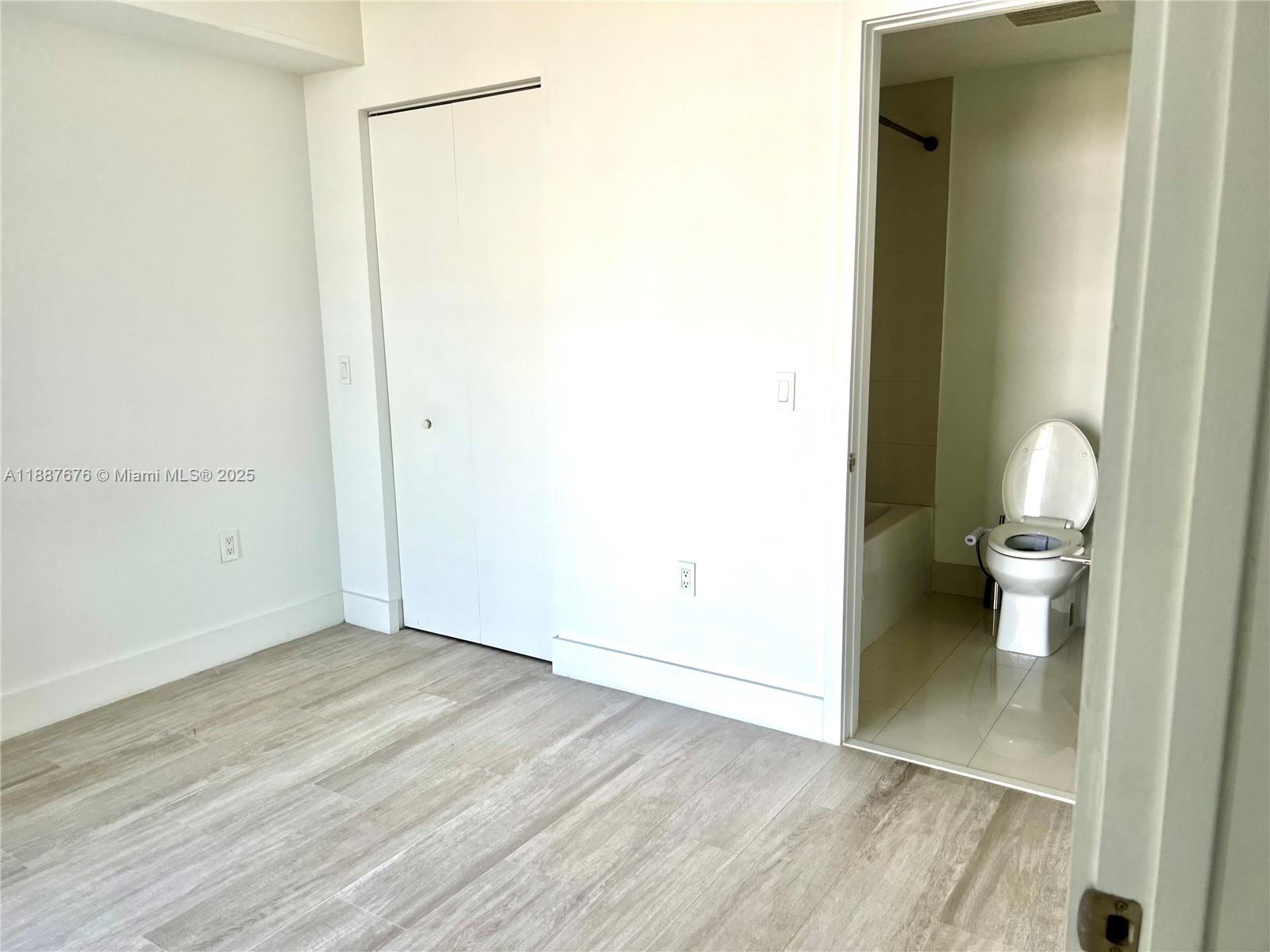 121 NE 34th St # 1114