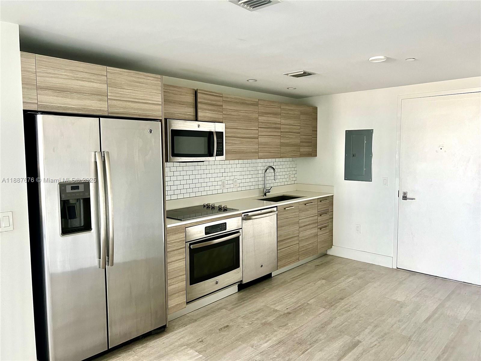 121 NE 34th St # 1114