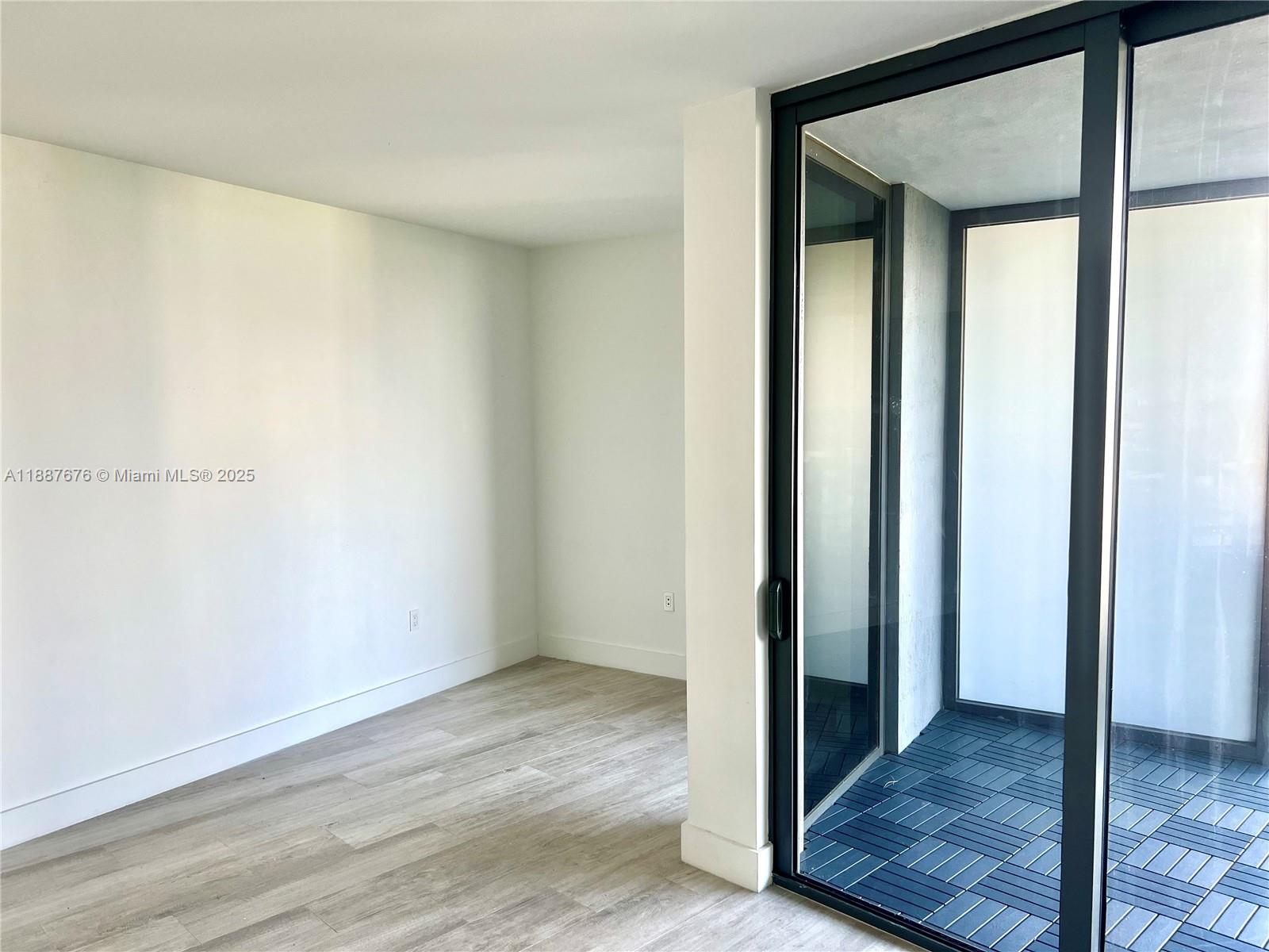 121 NE 34th St # 1114