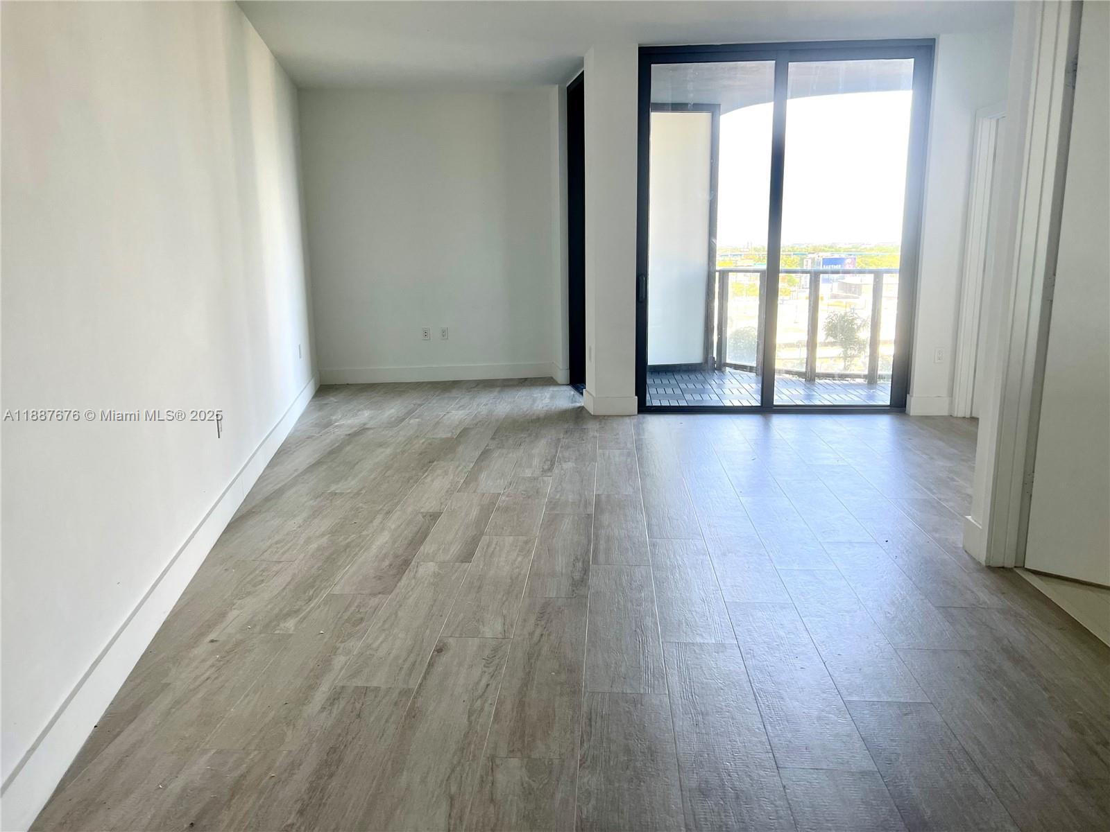 121 NE 34th St # 1114