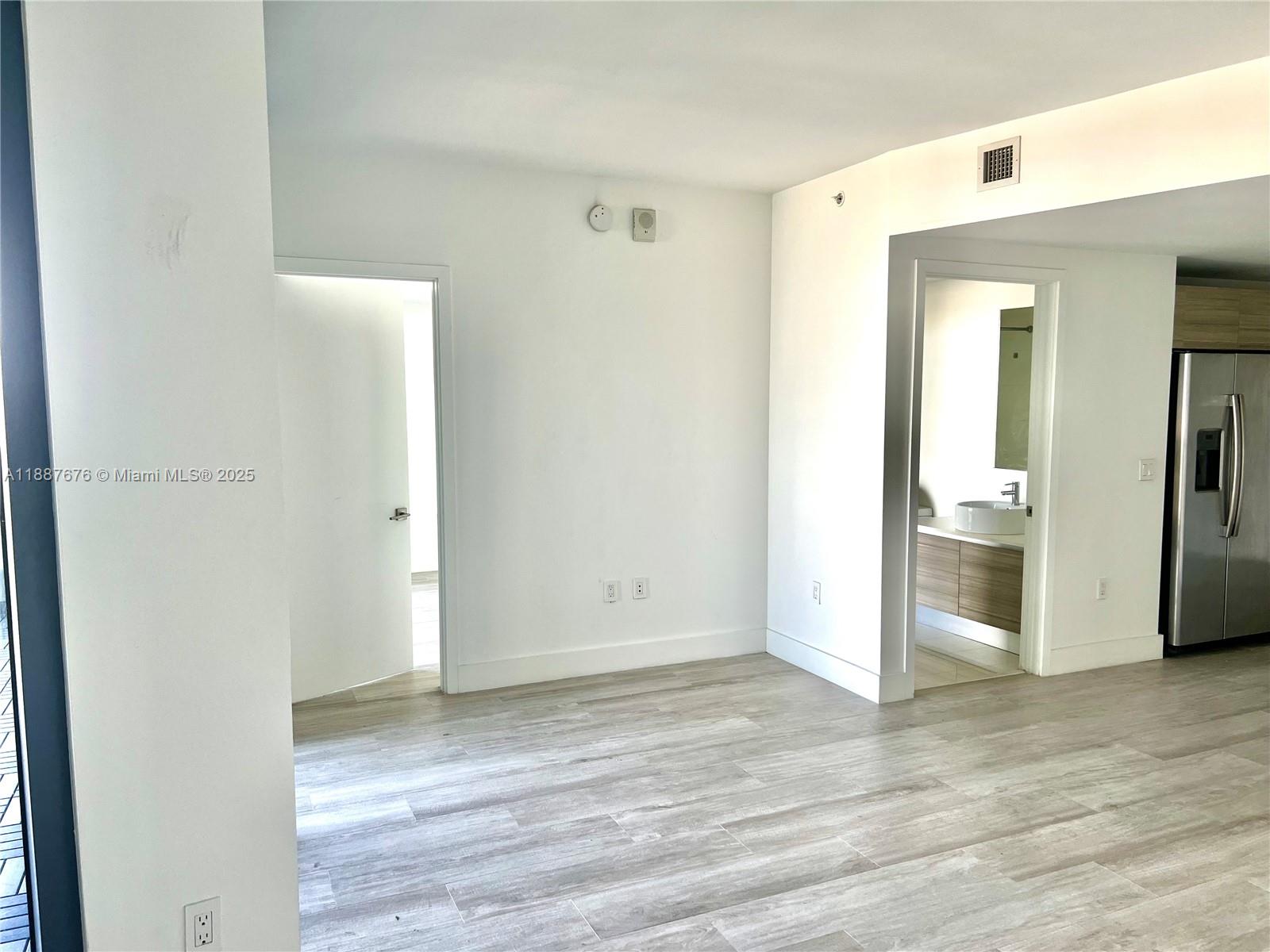 121 NE 34th St # 1114