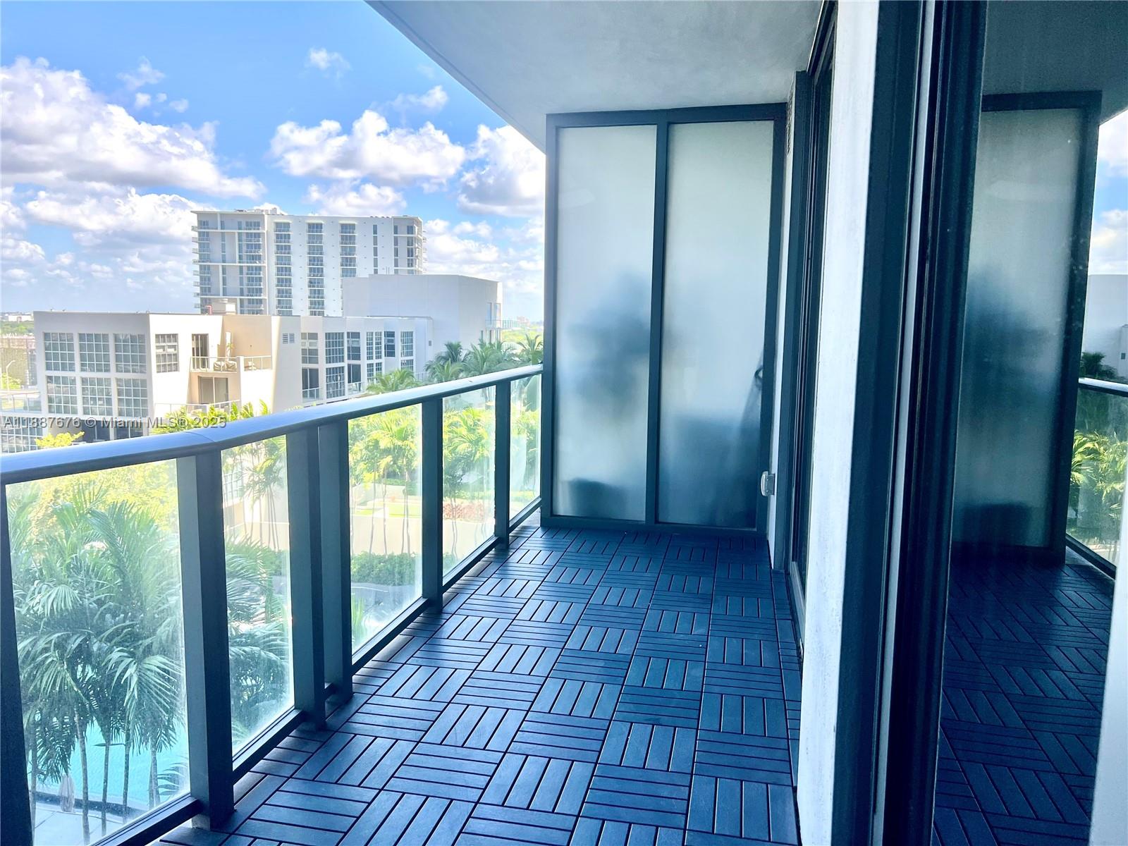 121 NE 34th St # 1114