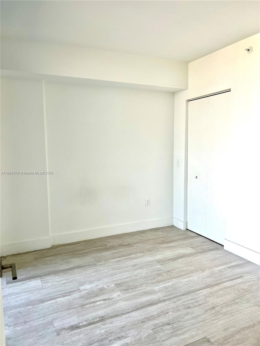 121 NE 34th St # 1114