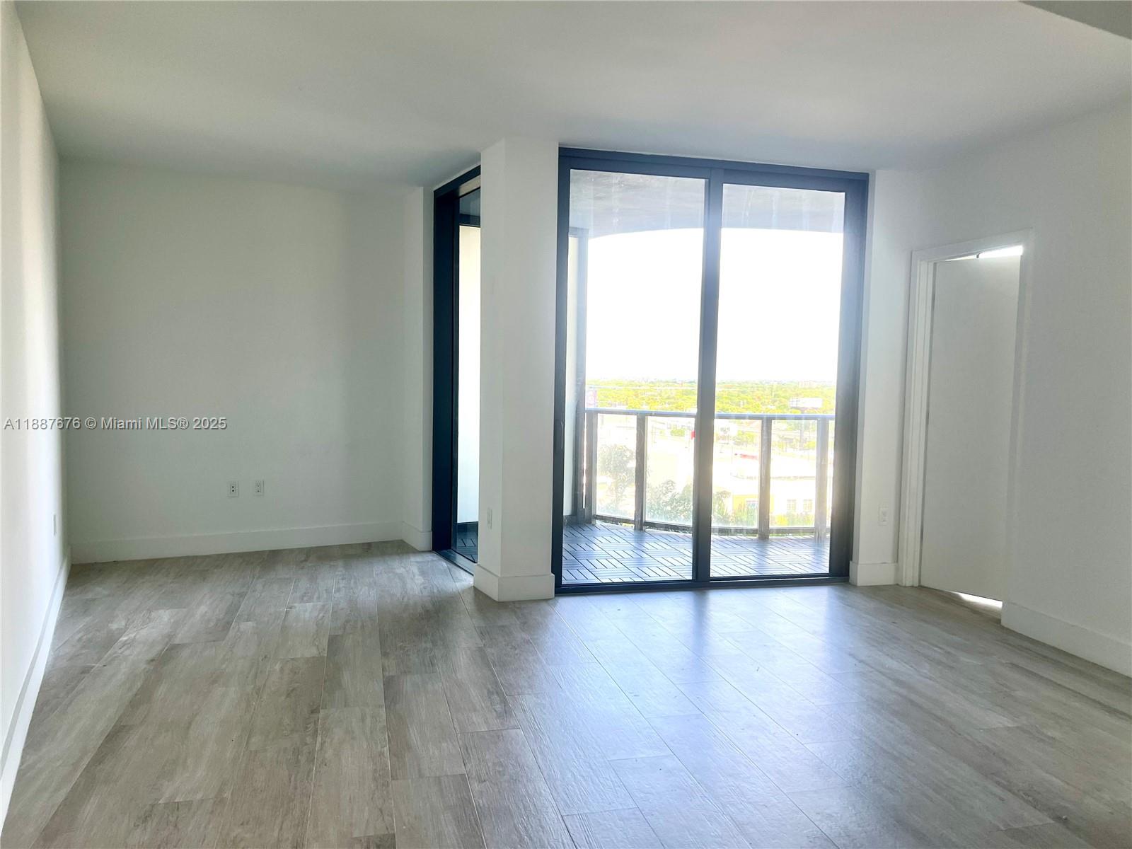 121 NE 34th St # 1114