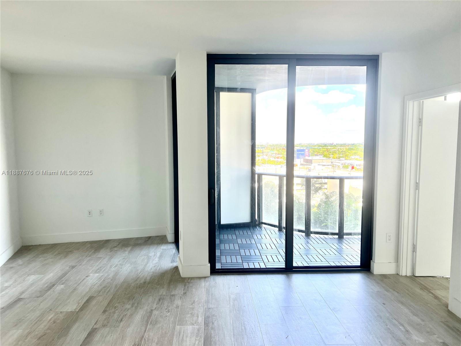 121 NE 34th St # 1114