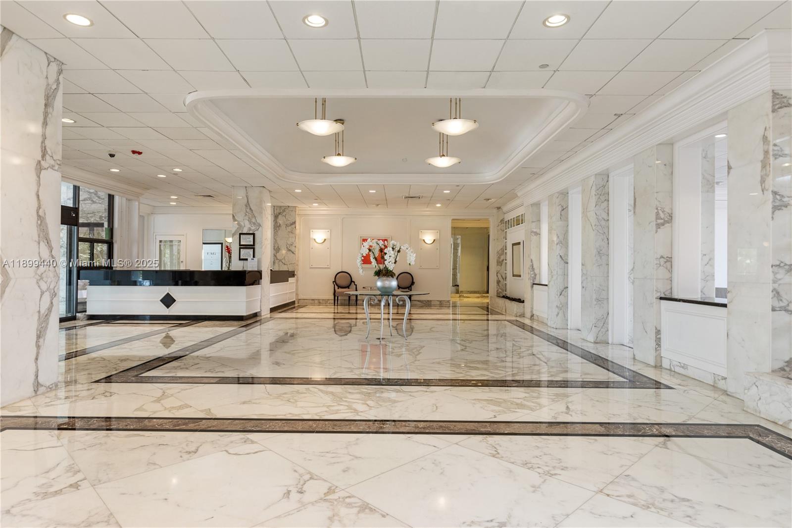 5700 Collins # 10D, Miami Beach Unit: 10D