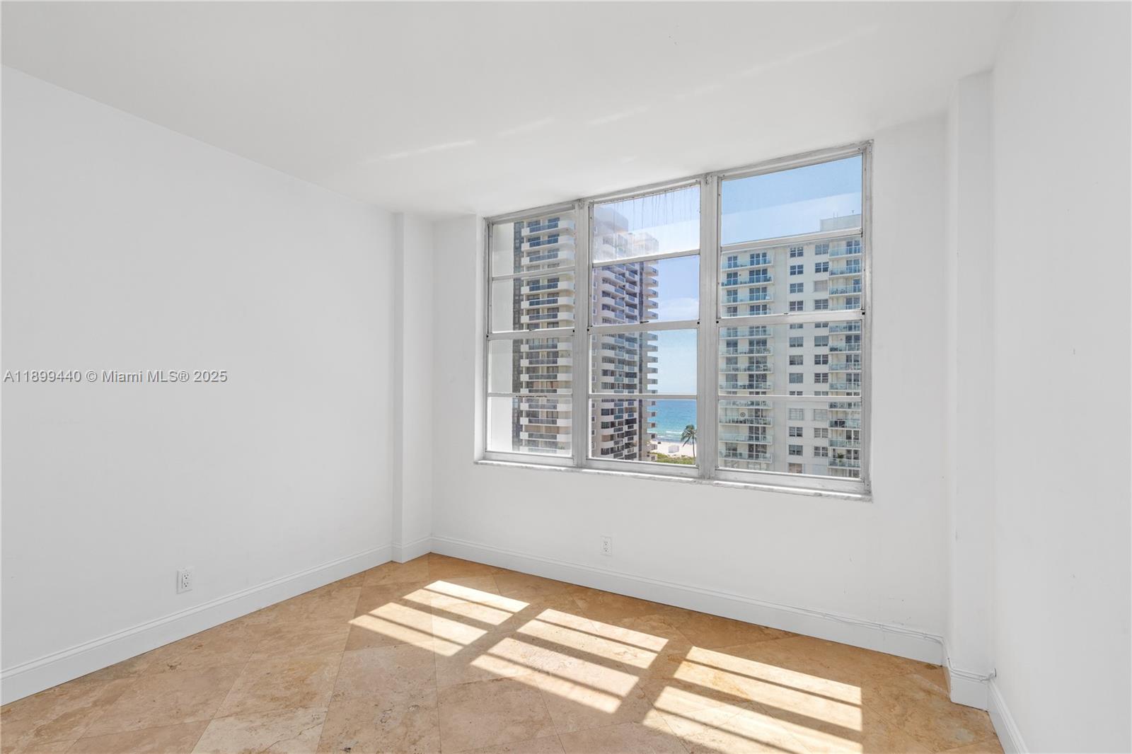 5700 Collins # 10D, Miami Beach Unit: 10D