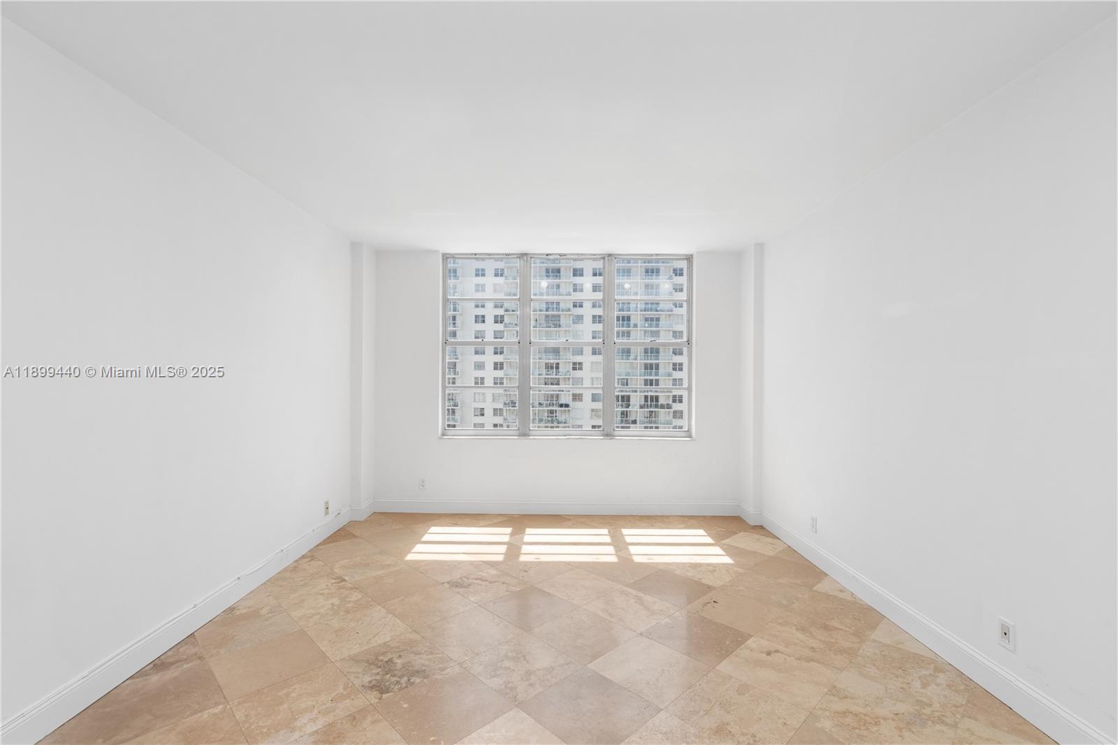 5700 Collins # 10D, Miami Beach Unit: 10D