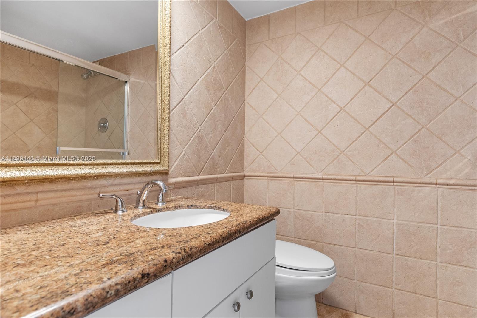 5700 Collins # 10D, Miami Beach Unit: 10D