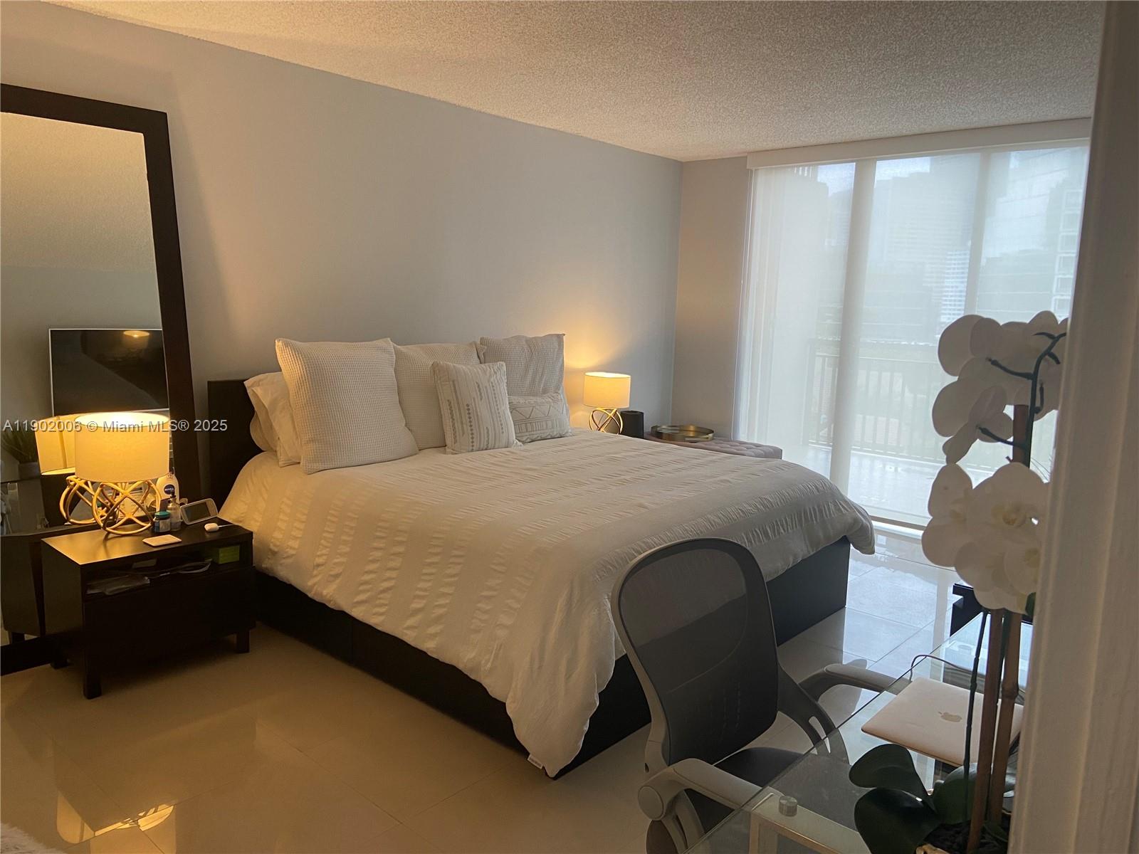 540 Brickell Key Dr # 711