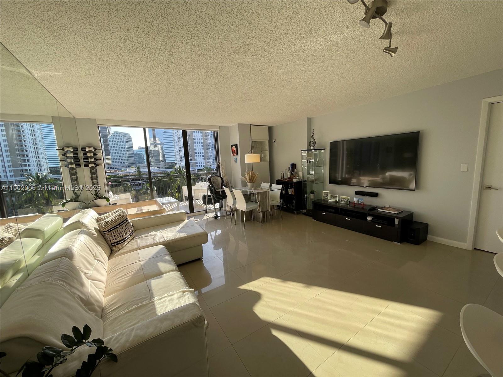 540 Brickell Key Dr # 711