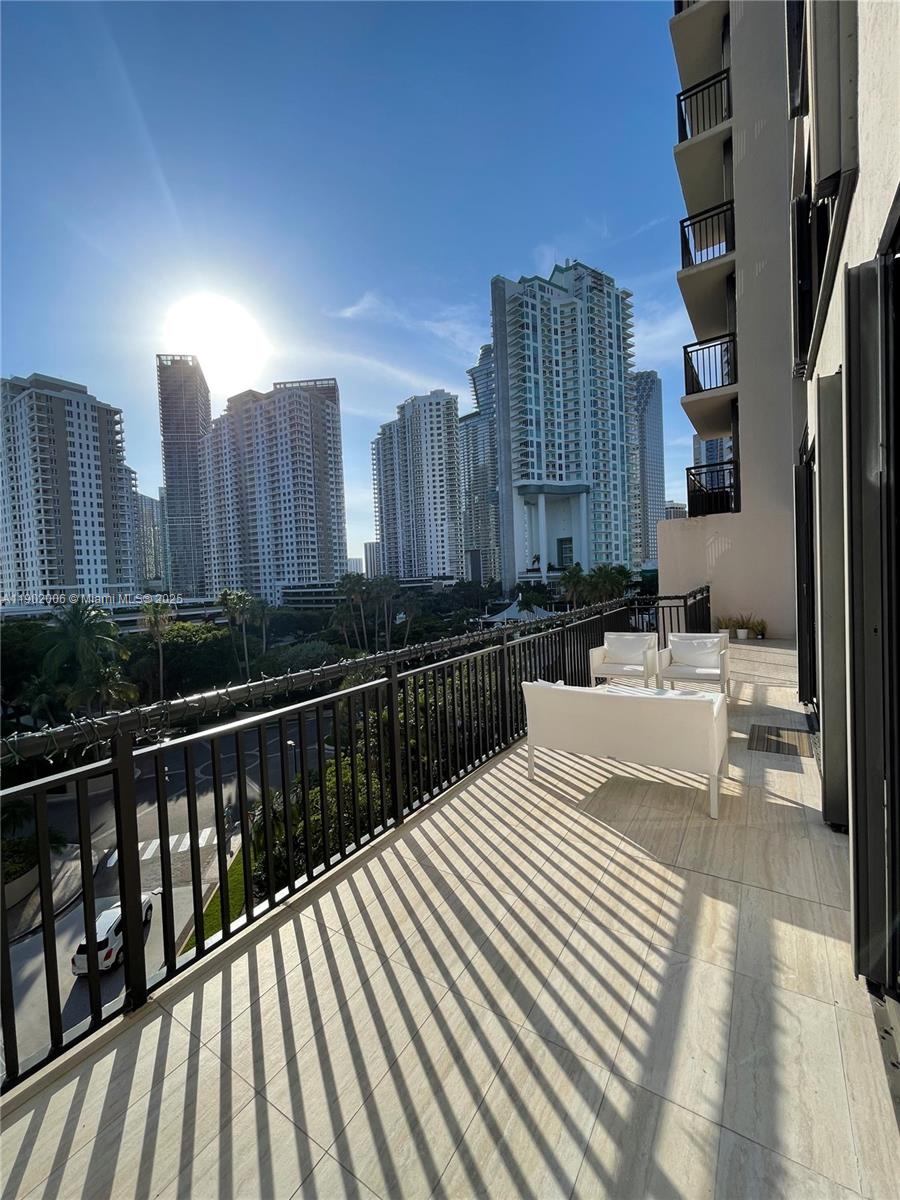 540 Brickell Key Dr # 711