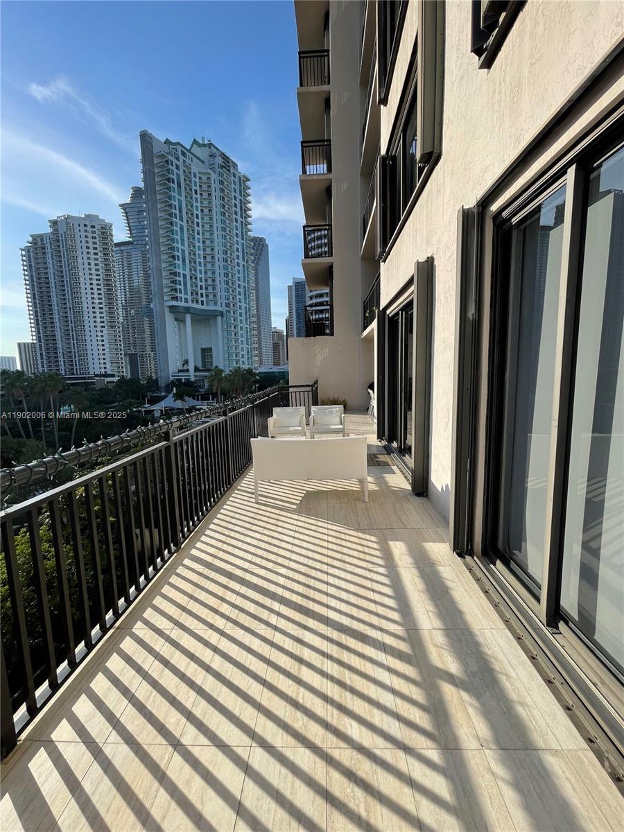540 Brickell Key Dr # 711