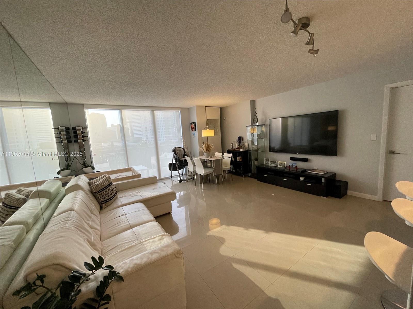 540 Brickell Key Dr # 711