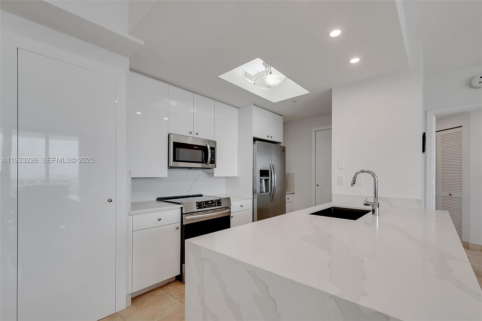 848 Brickell Key Dr # 1803