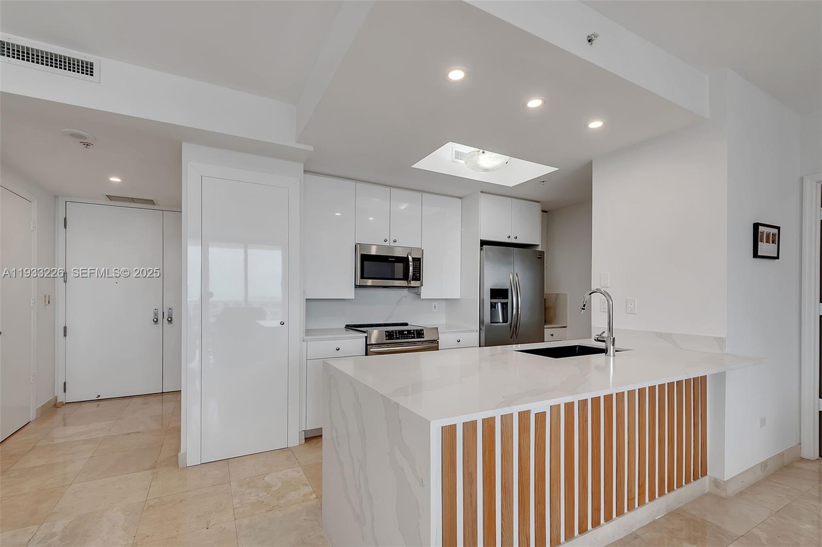 848 Brickell Key Dr # 1803