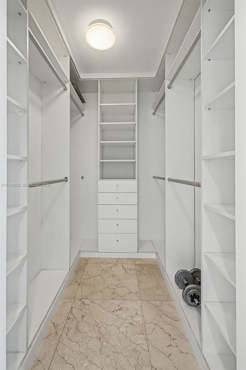 5025 Collins Ave # 903