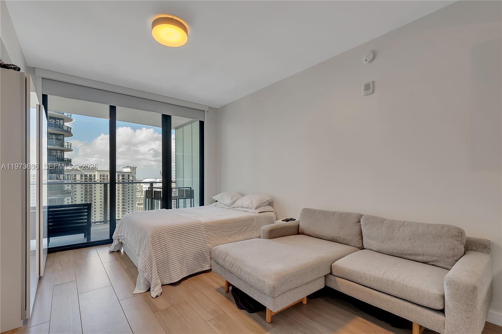 1010 Brickell Ave # 3510