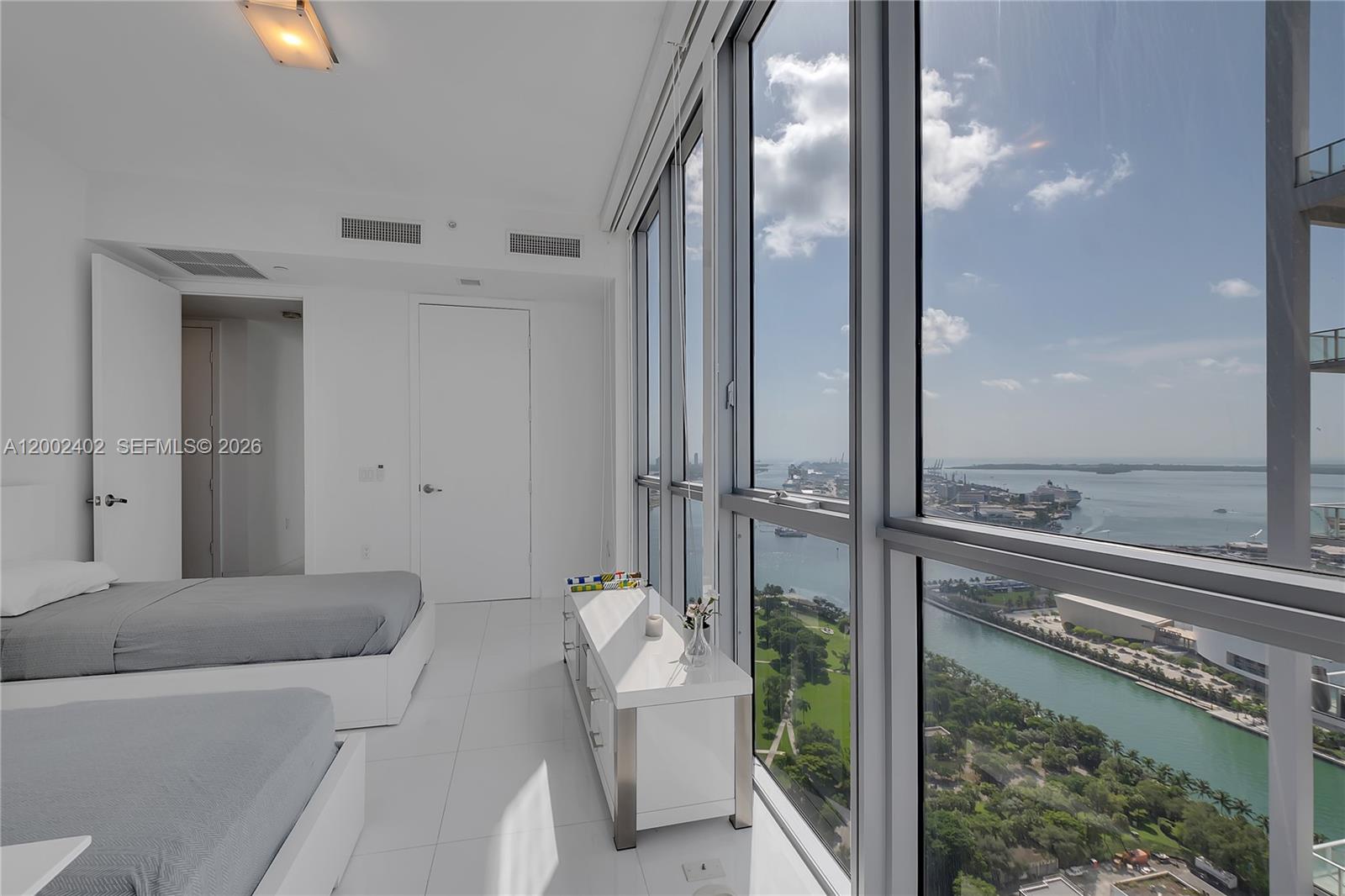 1100 Biscayne Blvd # 3901