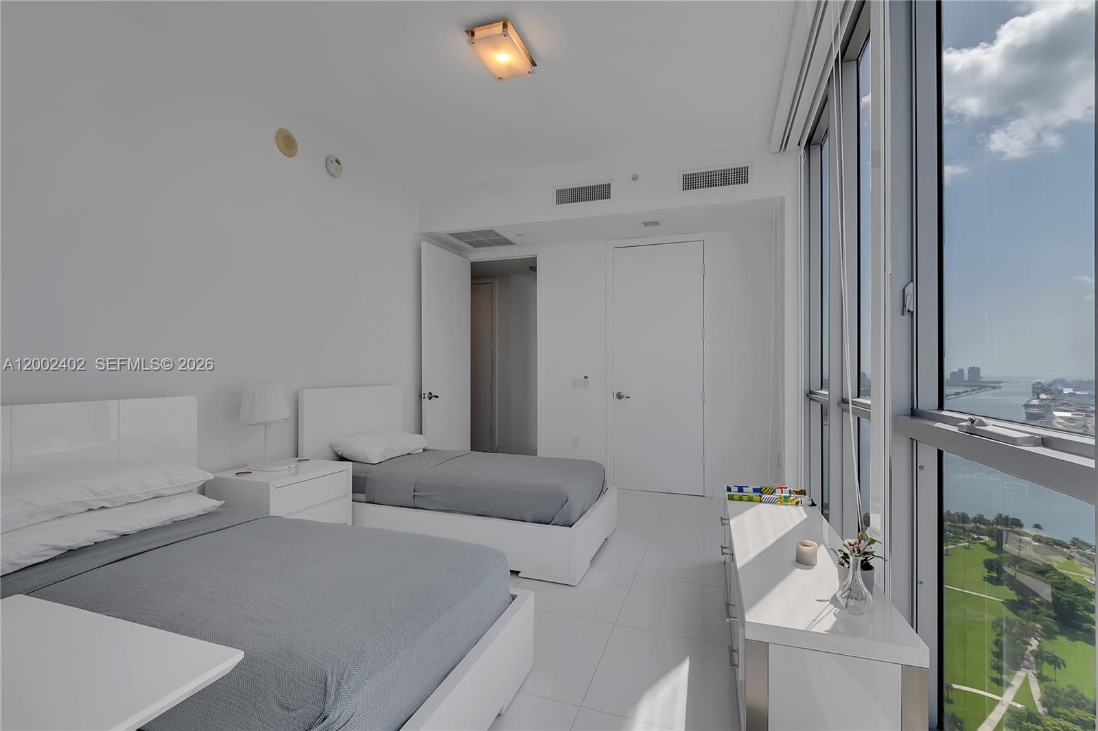 1100 Biscayne Blvd # 3901