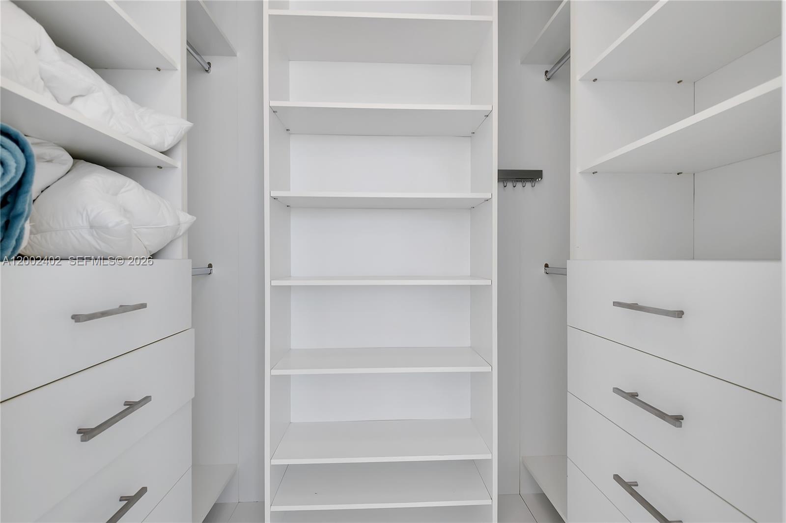 1100 Biscayne Blvd # 3901