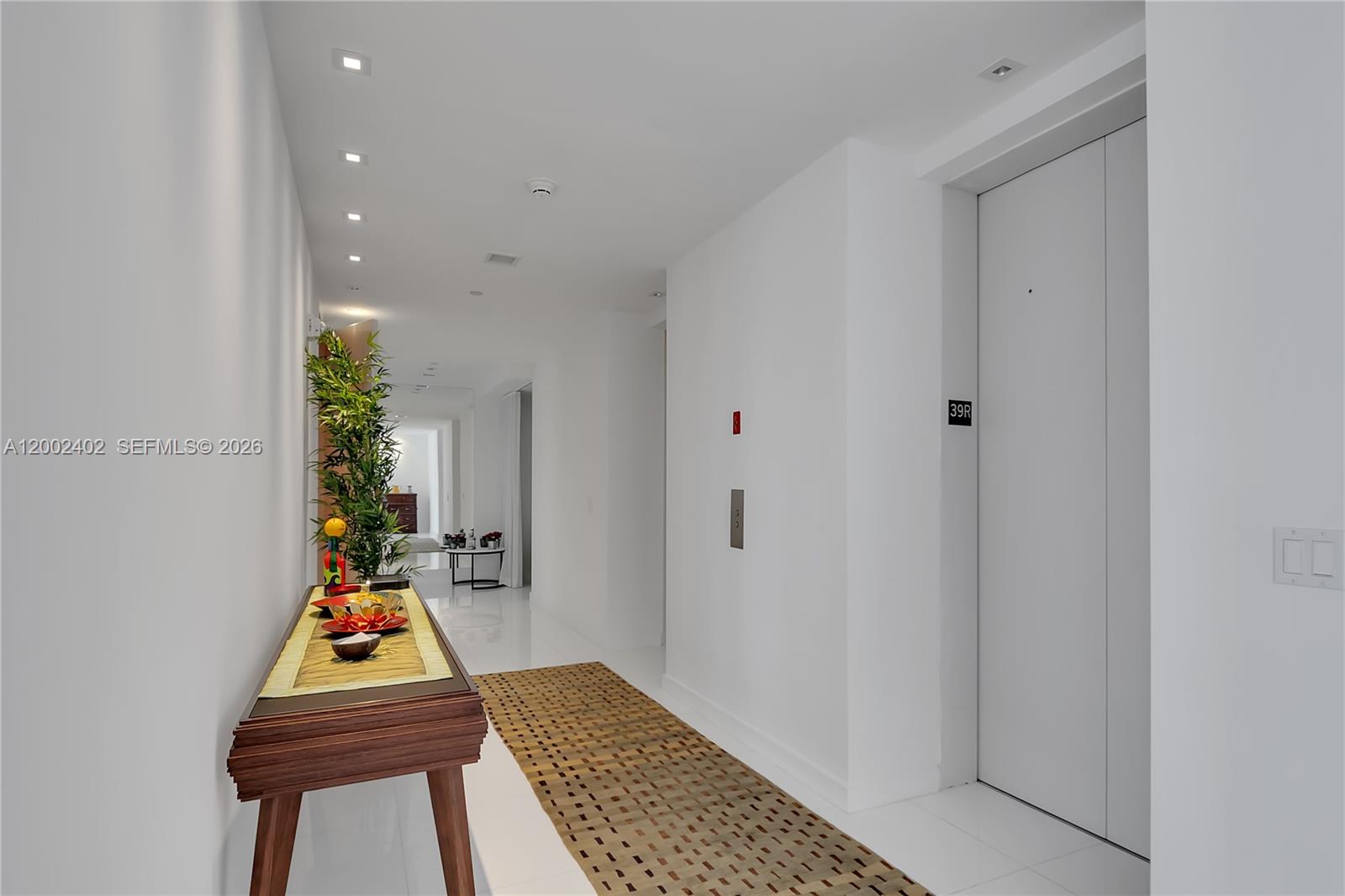 1100 Biscayne Blvd # 3901