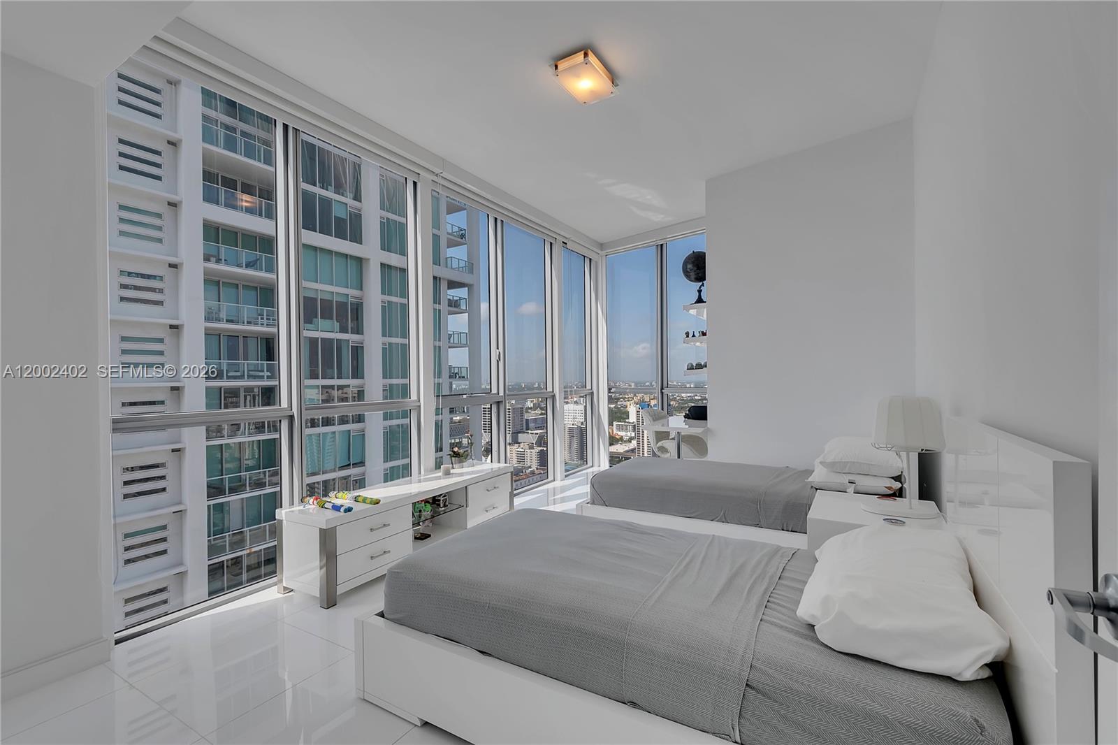 1100 Biscayne Blvd # 3901